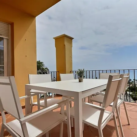 Incredible Sea Views In Three-bedroom Penthouse * Sotogrande