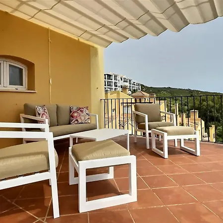 Incredible Sea Views In Three-bedroom Penthouse Appartement Sotogrande