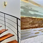 Incredible Sea Views In Three-bedroom Penthouse Apartmán